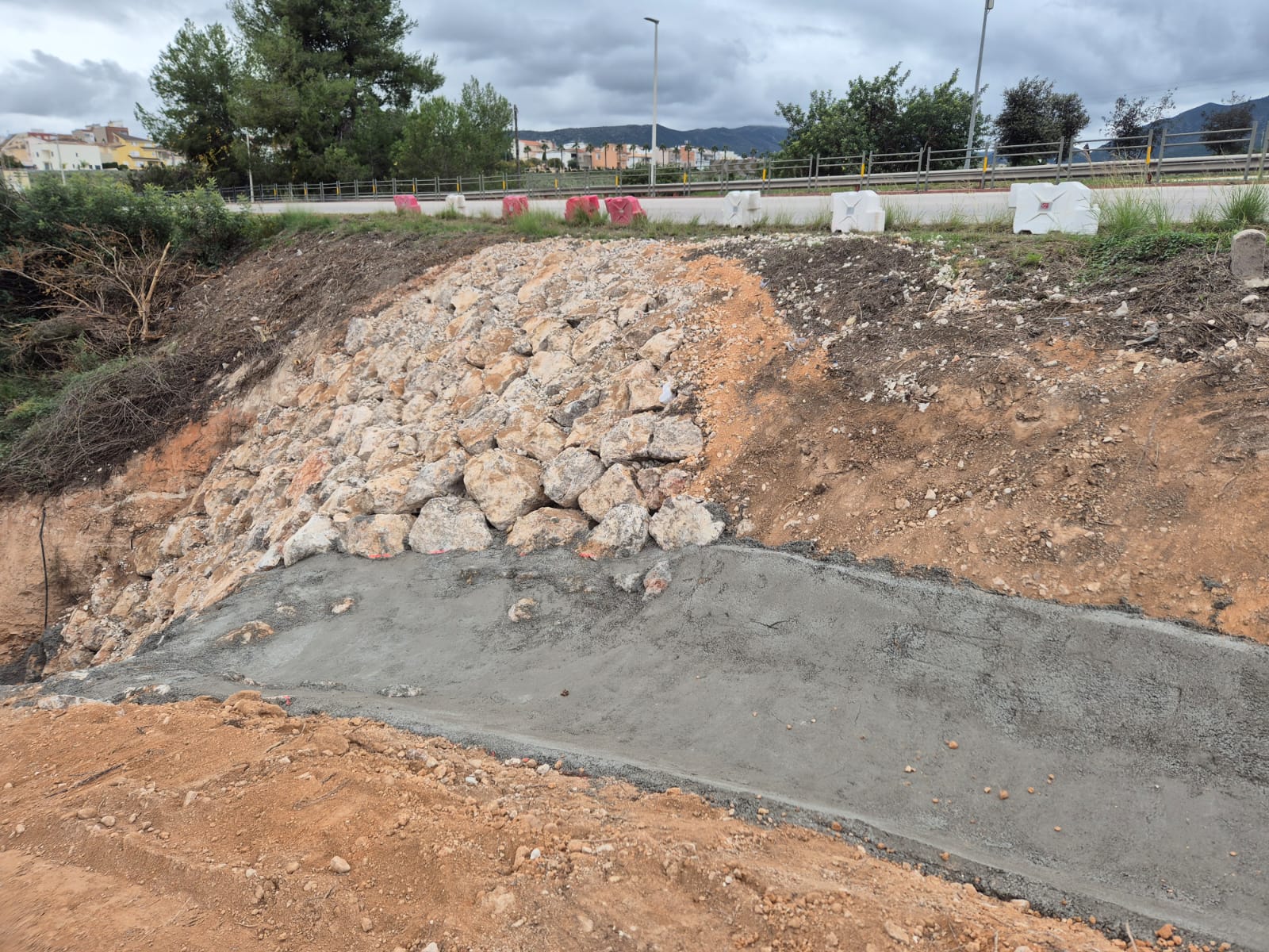 Finalitzen els treballs de construcció de l’escullera al Barranc de Serrans i avancen les obres al Polígon